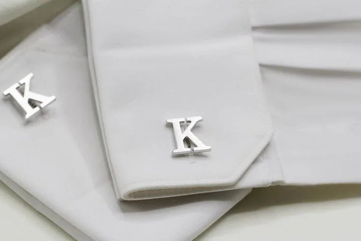 Single initial cufflink