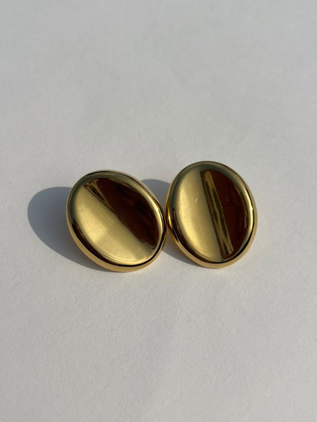 Ariel Studs