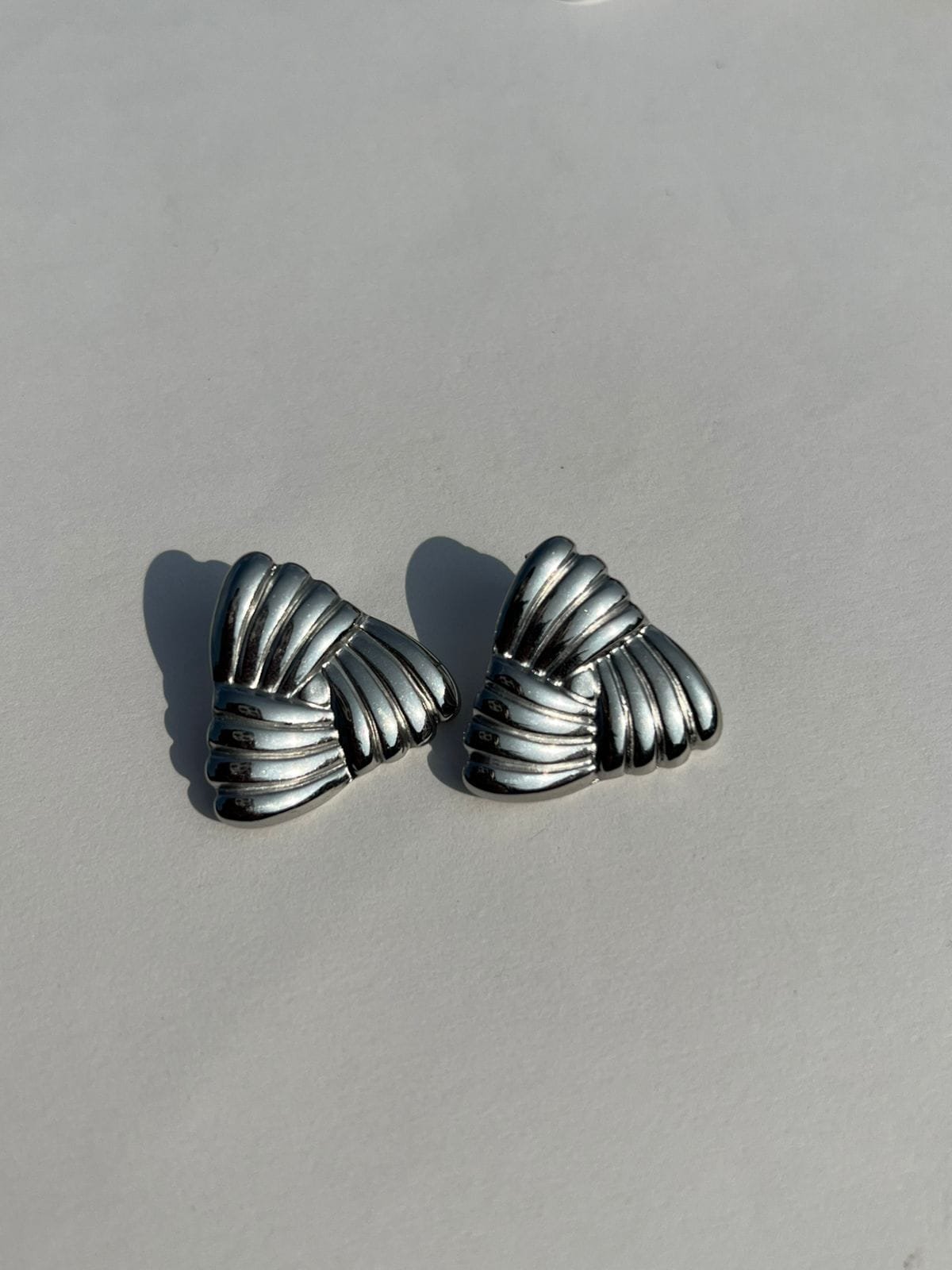 Aura studs